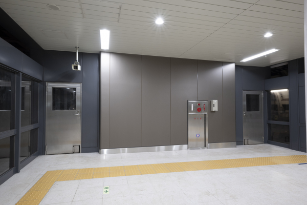 ホーム内装工事