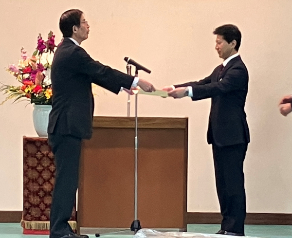 工場建設を完工し感謝状をいただきました。